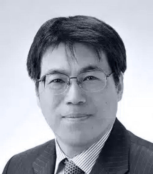 Headshot of Professor Naoki Shinohara